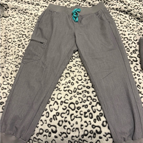 🩶 Figs graphite set 🩶 - Picture 5 of 9